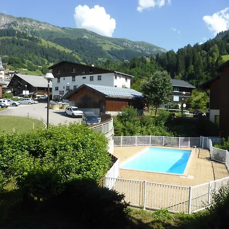 Cosy Pour 4 Avec Piscine Et Balcon A Areches-beaufort - Fr-1-342-254